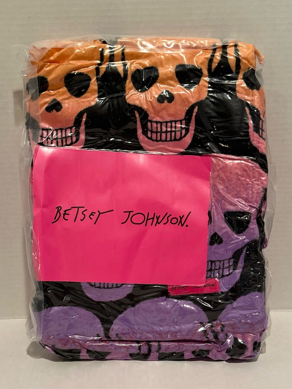 Betsey Johnson NWT Halloween Skull Ombre 50 X 70 Throw